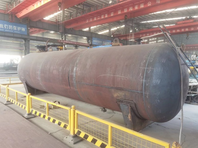 圖片二:自制的甲烷緩沖罐設備(待檢品).jpg 圖片二:自制的甲烷緩沖罐設備(待檢品).jpg